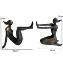 Escultura decorativa abstrata para estantes e mesas, com design moderno e acabamento bronze sofisticado.