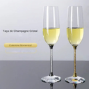 conjunto-tacas-champagne-cristal-lapidado.jpg" alt="Conjunto com 2 taças de champagne em cristal lapidado com haste cravejada dourada e prateada