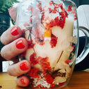 Caneca de parede dupla com flores secas vermelhas – exclusiva, sofisticada e ideal para momentos especiais