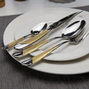 Faqueiro Inox Dourado em Mesa Posta Luxuosa – Ideal para Ocasiões Especiais e Dia a Dia