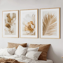 Kit com 3 quadros decorativos de folhagem dourada, moldura madeira, tamanho 40x60, perfeito para salas modernas.