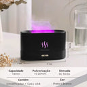 Difusor RGB Flame PRO preto soltando névoa com iluminação personalizada