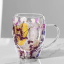 Caneca de parede dupla com flores secas roxas e brancas – exclusiva, delicada e perfeita para momentos especiais
