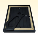 Kit com 5 porta-retratos 10x15 em madeira, acabamento premium, ideal para parede.