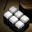 Cubos inox reutilizáveis com pinça e estojo. Resfria bebidas sem diluir. Kit elegante, prático e reutilizável da Casa Splendida.