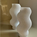 Kit com 2 vasos decorativos ondulados, acabamento fosco, ideal para decoração moderna e elegante