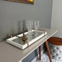 Bandeja decorativa espelhada off white com alças cromadas