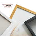 Kit com 3 quadros decorativos de folhagem dourada, moldura madeira, tamanho 40x60, perfeito para salas modernas.