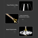 Conjunto com 2 taças de cristal lapidadas com design refinado e base facetada. Ideal para brindar com elegância e decorar com sofisticação.