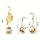 Escultura decorativa em cerâmica branca com dourado. Luxo refinado para salas, gabinetes, aparadores e escritórios.