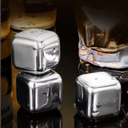Cubos inox reutilizáveis com pinça e estojo. Resfria bebidas sem diluir. Kit elegante, prático e reutilizável da Casa Splendida.