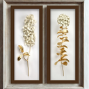 Kit com 2 quadros florais dourado e branco, moldura em madeira, vidro incolor, ideal para lavabo, sala, corredor ou cozinha.