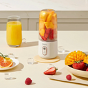 Dois copos de 350ml e 280ml ideais para sucos, vitaminas e shakes.