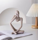 Estátua abstrata O Pensador em resina premium para decoração elegante e moderna de interiores