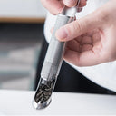 Infusor inox tubular com gancho, ideal para chá solto, elegante, prático e reutilizável – Casa Splendida