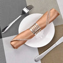 Porta-guardanapos metálicos prateados com acabamento eletroplated e design elegante para mesa posta de eventos e uso diário