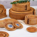 Suporte de copo artesanal em rattan com porcelana azul