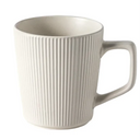 Caneca nórdica cerâmica branca 450ml com textura listrada