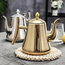 Chaleira inox dourada com infusor removível para chá elegante Casa Splendidaa