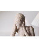 Estátua abstrata O Pensador em resina premium para decoração elegante e moderna de interiores