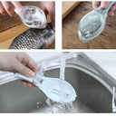 Utensílio de cozinha para remover escamas de peixe sem espalhar sujeira e com fácil lavagem