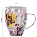 Caneca de parede dupla com flores secas roxas e brancas – exclusiva, delicada e perfeita para momentos especiais