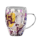 Caneca de parede dupla com flores secas roxas e brancas – exclusiva, delicada e perfeita para momentos especiais