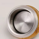 Jarra de vidro borossilicato 1,8 L com formato diamantado, tampa de bambu e filtro em inox para bebidas quentes e frias