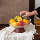 Fruteira com pedestal em estilo clássico — leve, elegante e ideal para decorar com frutas ou doces.