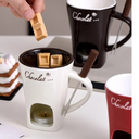 Fondue individual de chocolate com frutas e biscoitos para sobremesas