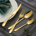 Detalhe do Cabo Texturizado com Acabamento Dourado – Talheres Elegantes em Inox
