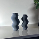 Kit com 2 vasos decorativos ondulados, acabamento fosco, ideal para decoração moderna e elegante