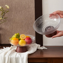 Fruteira com pedestal em estilo clássico — leve, elegante e ideal para decorar com frutas ou doces.