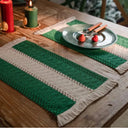 Jogo americano macramê retangular em algodão e linho, verde e bege, estilo boho Casa Splendida.