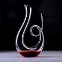 Decanter de Vinho Cristal Cisne 1000ml Casa Splendida, design elegante em curvas suaves para oxigenação de vinhos tintos.