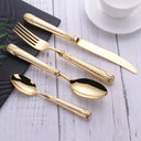Faqueiro dourado inox 24 peças com brilho espelhado em composição moderna de mesa posta