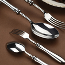 Detalhe do Faqueiro Inox Royal Classic 30 Peças Casa Splendida com acabamento espelhado e design clássico atemporal