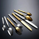 Conjunto completo do Faqueiro Royale Luxo em dourado sobre fundo preto, apresentando disposição refinada.