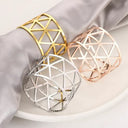 Porta-guardanapos metálicos vazados com acabamento eletroplated em dourado, prata e rose Geométricos para eventos e mesa posta elegante
