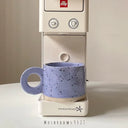 Caneca azul cerâmica 250ml com alça circular e textura pintada à mão