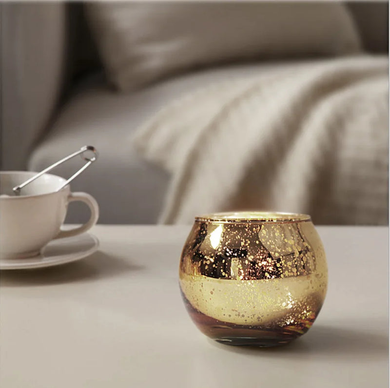 Kit 12 porta-velas de vidro dourado com acabamento metálico pontilhado