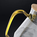 Jarra de vidro borossilicato 1,8 L com formato diamantado, tampa de bambu e filtro em inox para bebidas quentes e frias