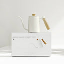 Chaleira gooseneck 600ml com cabo de madeira e bico fino curvo para preparo manual de café