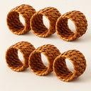 Conjunto com 6 anéis de guardanapo em rattan claro rústico, acabamento artesanal e design natural