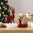 Renas Decorativas de Natal Casa Splendida em resina vermelha – estilo europeu moderno sobre móvel decorado