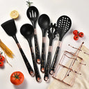 Conjunto premium de 8 utensílios de cozinha em silicone com suporte organizador Casa Splendida, resistente ao calor e elegante.