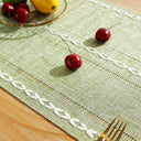 Caminho de mesa verde boho com franjas de algodão e linho, estilo rústico farmhouse, decoração para mesa de jantar
