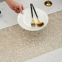 Caminho de mesa vazado dourado em PVC para decoração elegante de mesa de jantar – Casa Splendida