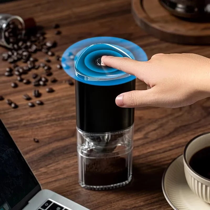 Moedor elétrico de café portátil preto com recarga USB e ajuste de moagem