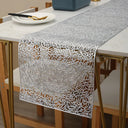 Caminho de mesa vazado prateado em PVC resistente e moderno – Casa Splendida